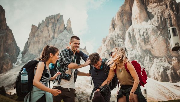 ineship Social Network and Travel Companions